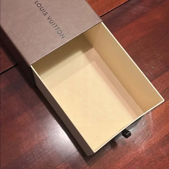 Louis Vuitton Elegant Brown Storage Box - Picture 6 of 7